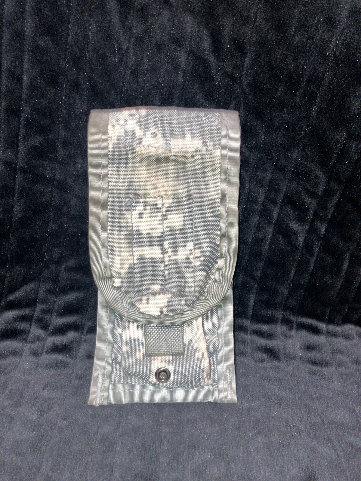 USGI Military Surplus M4 Single Magazine Pouch – ACU UCP Digital Camo – MOLLE