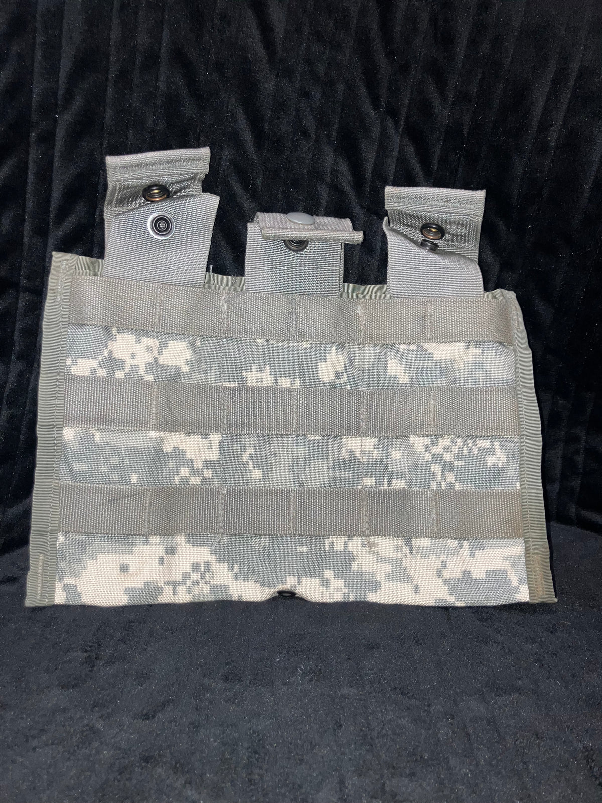 USGI Military Surplus Triple M4 Magazine Pouch – ACU UCP Digital Camo – MOLLE