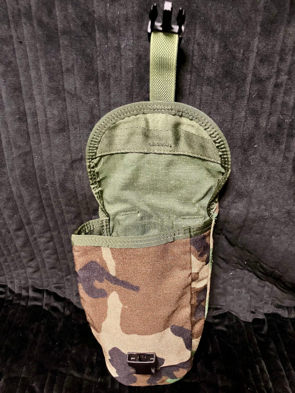 USGI Woodland MOLLE II E-Tool Entrenching Tool Carrier Pouch – Military Surplus